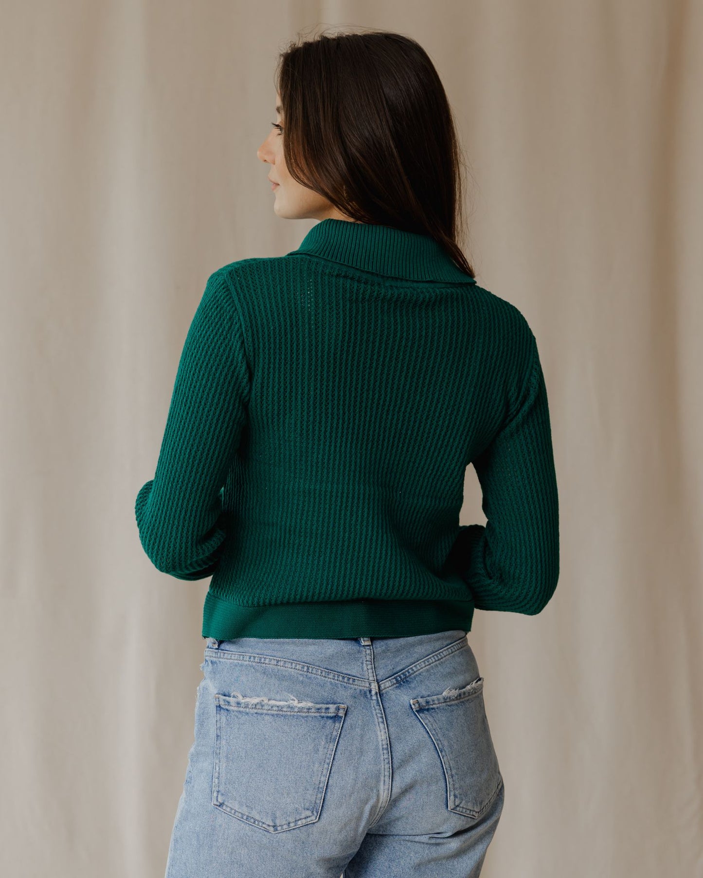 Il maglione estivo in verde acqua