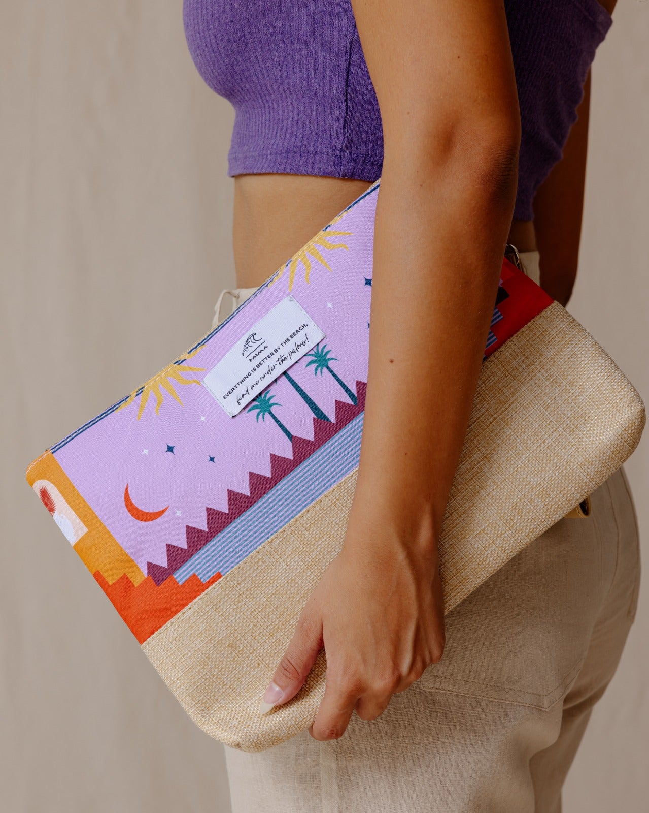Borsa da spiaggia al tramonto