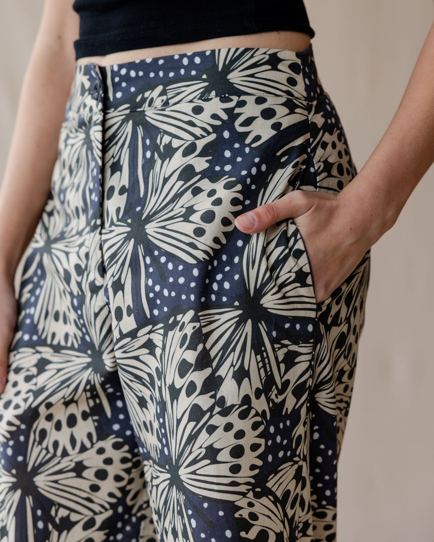 Wings of Bloom Pants In Ivory Noir