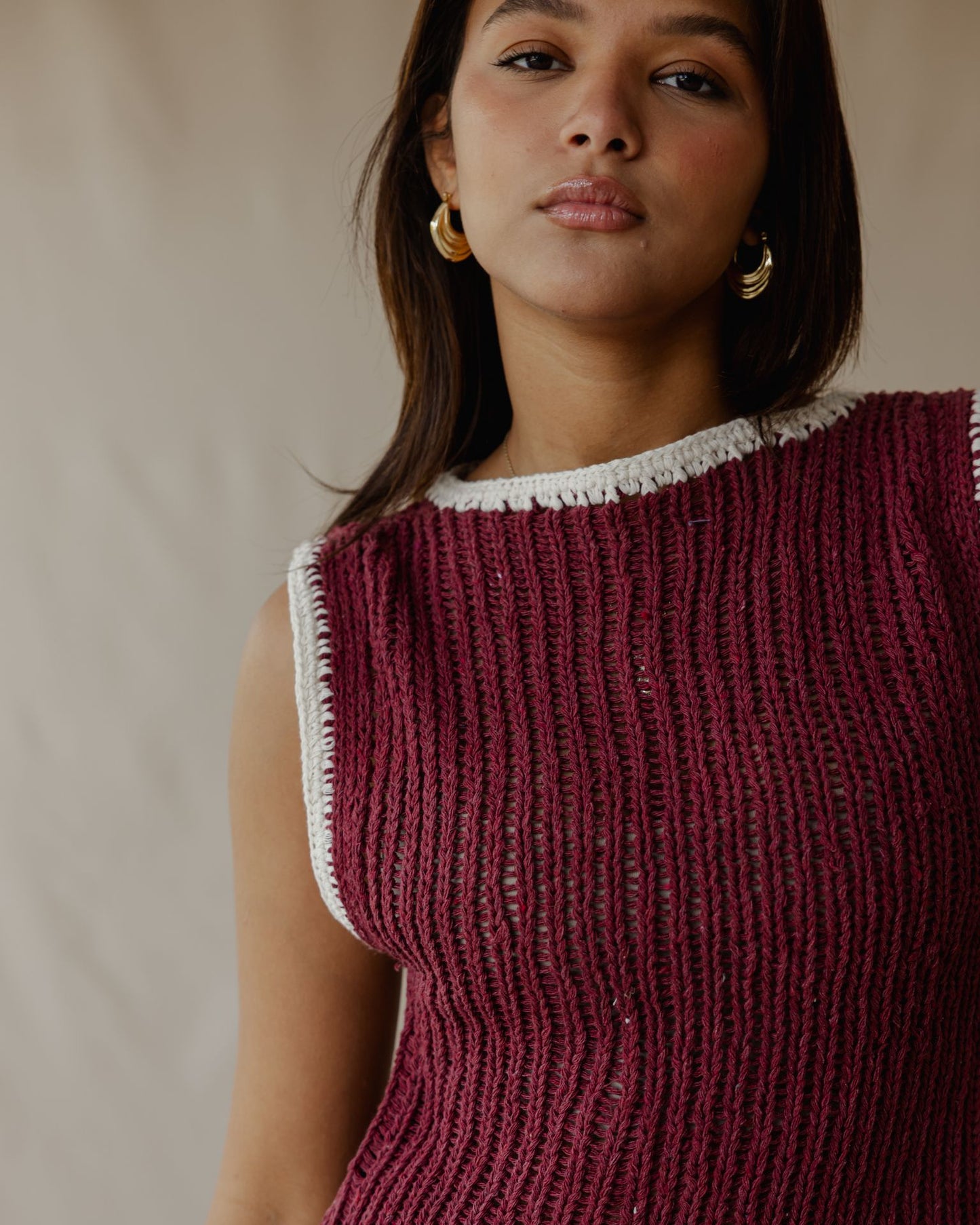 Haut en crochet contrasté bordeaux