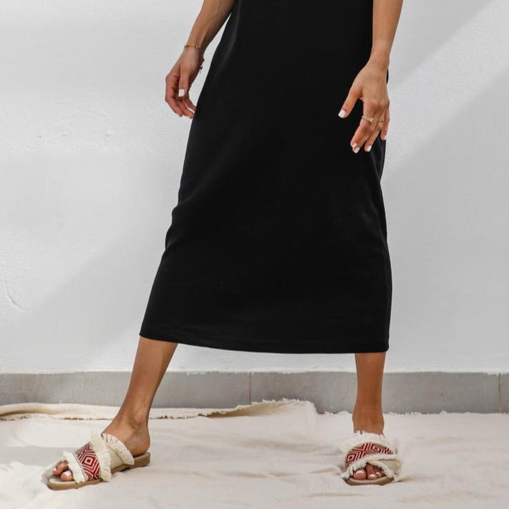 Sandalias Kente con flecos cruzados en burdeos