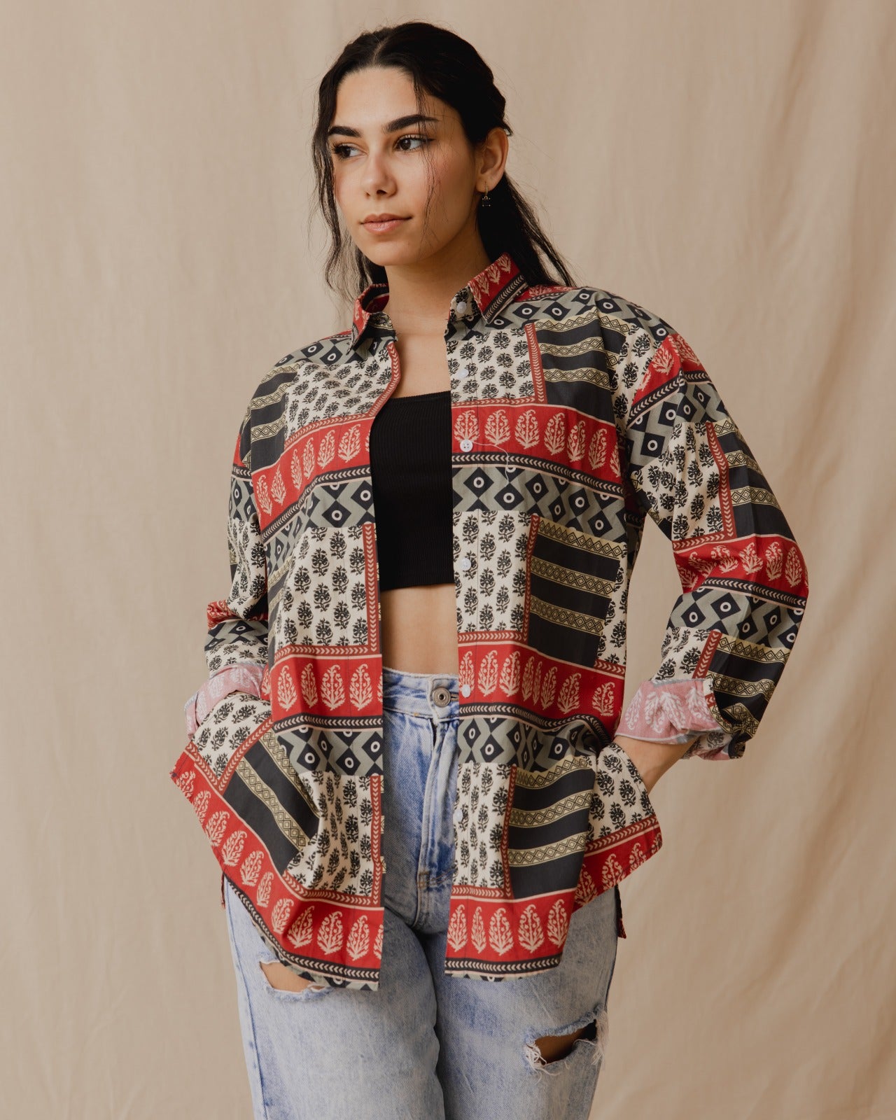 Camisa de patchwork con estampado rojo y blanco