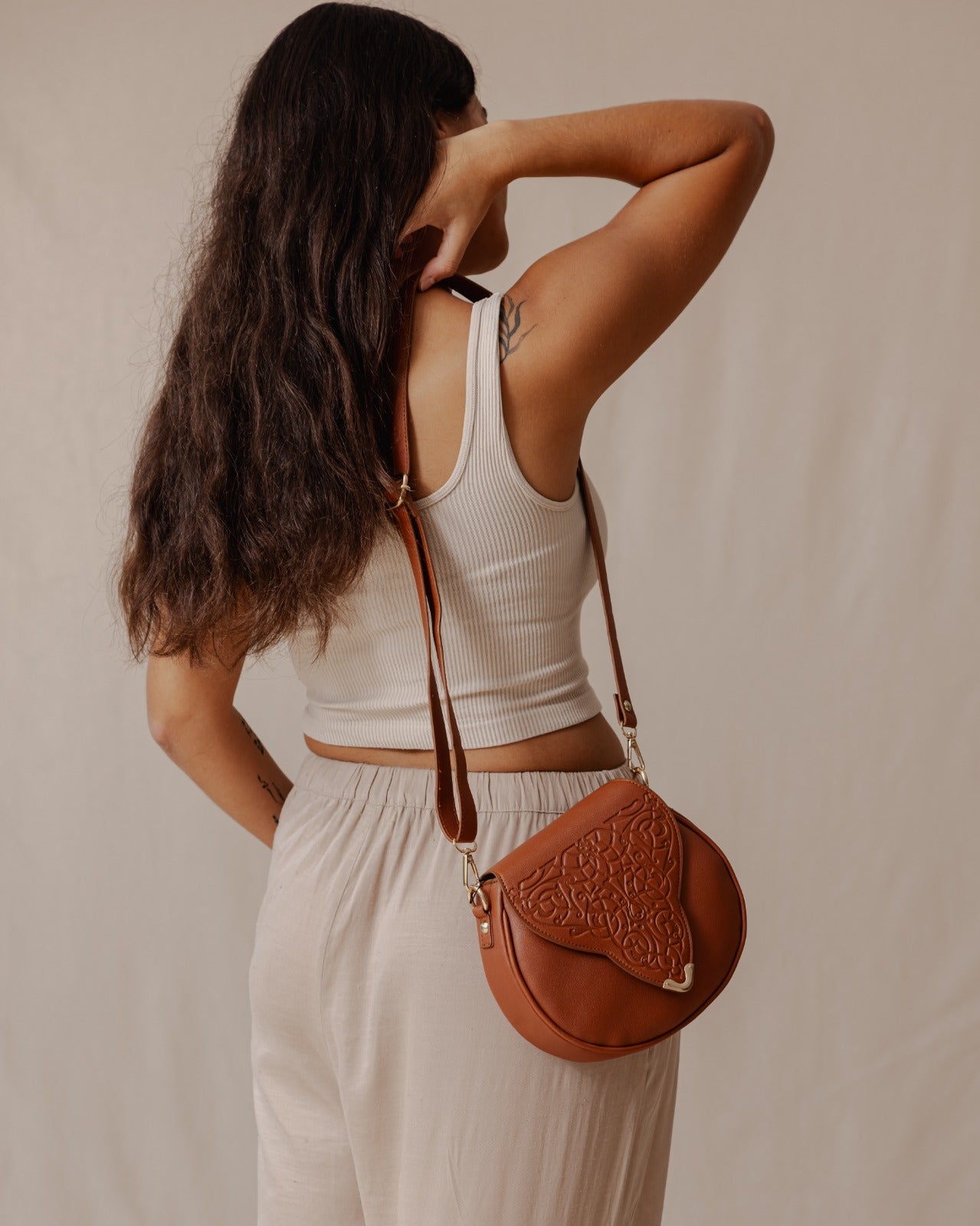 Intaglio CrossBag Havane