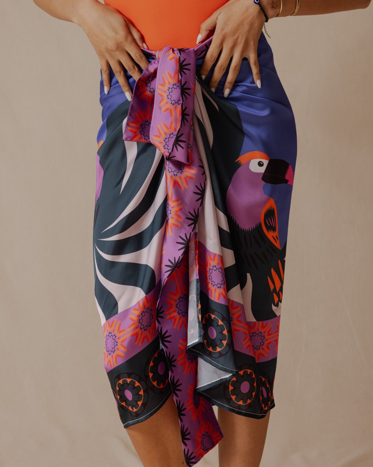 Tucan sarong baciato dal sole