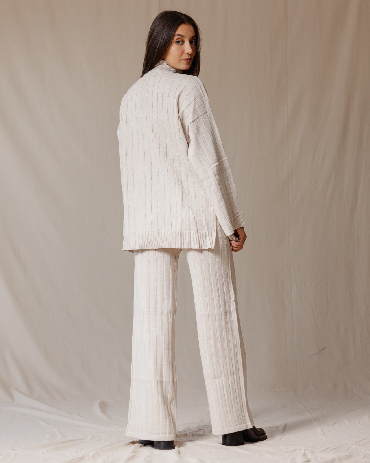 Set in maglia a collo alto beige
