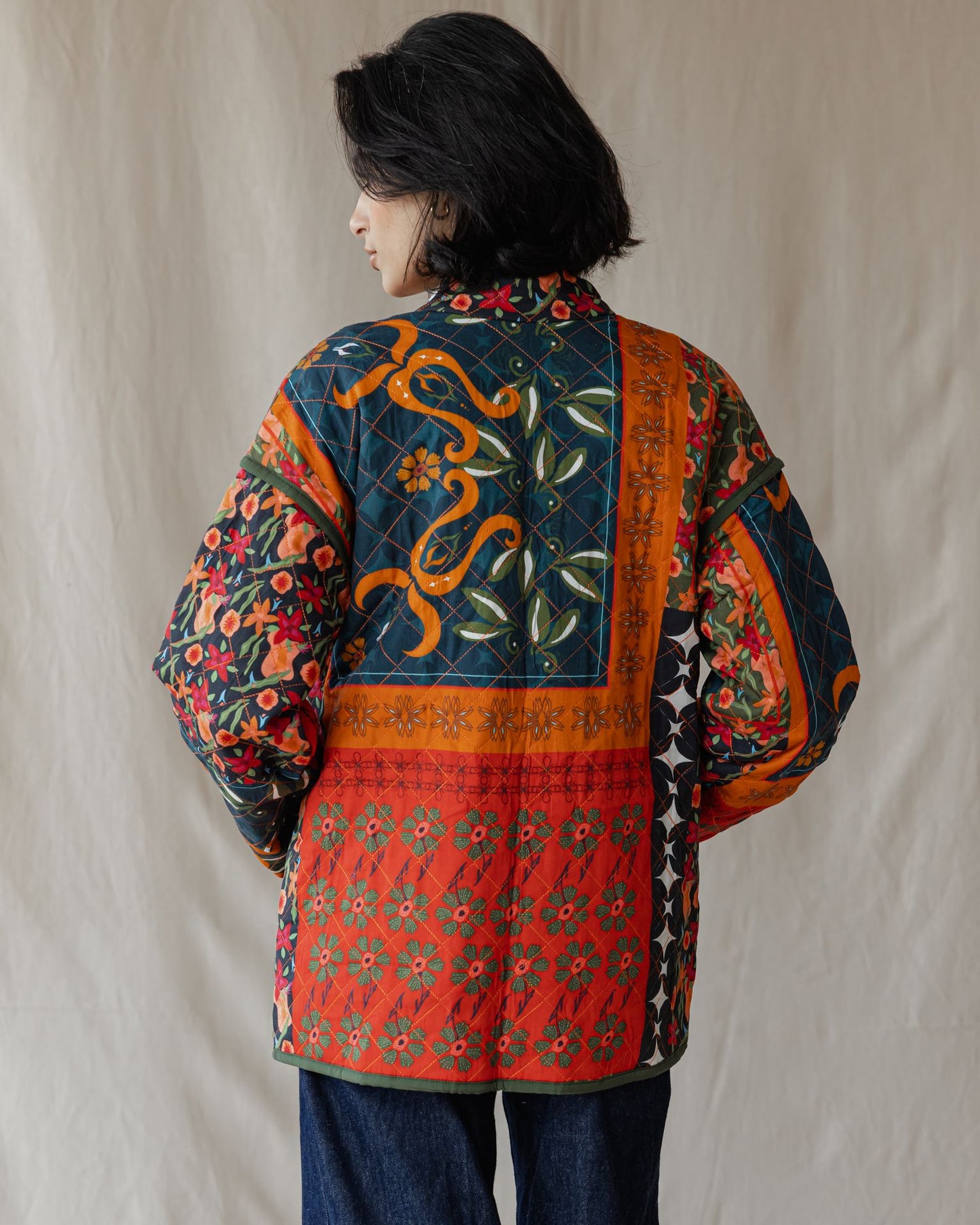 Giacca oversize con fiori rossi