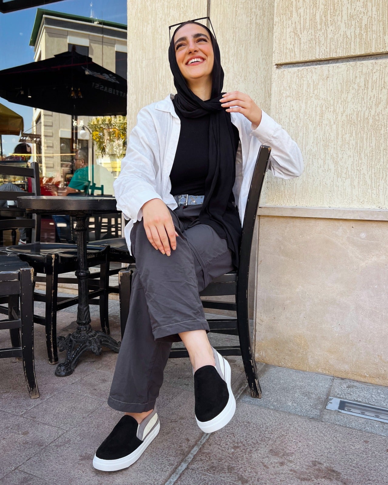Alpargatas sin cordones negras y grises