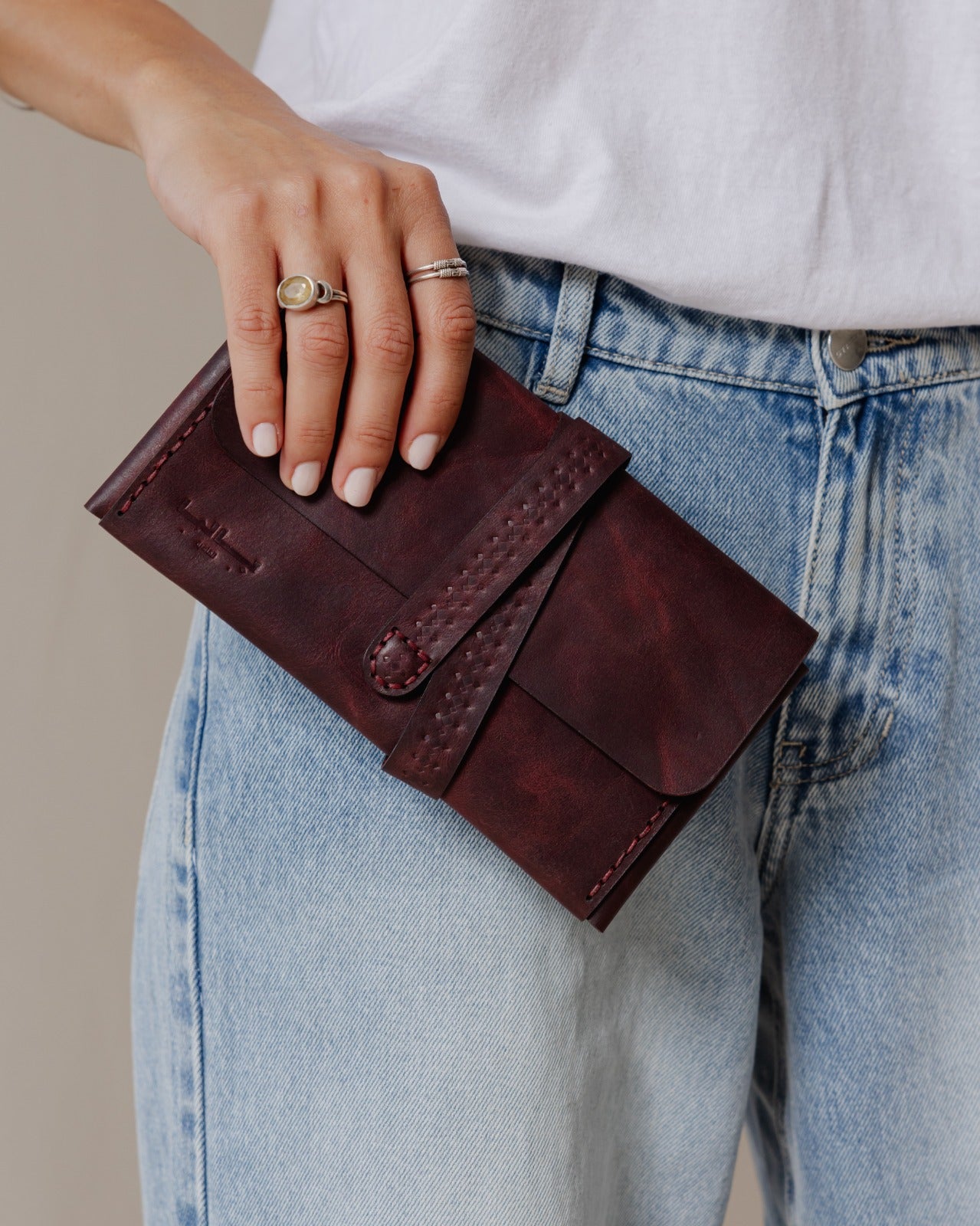 Bolsa Mahalla Genuine Burgundy