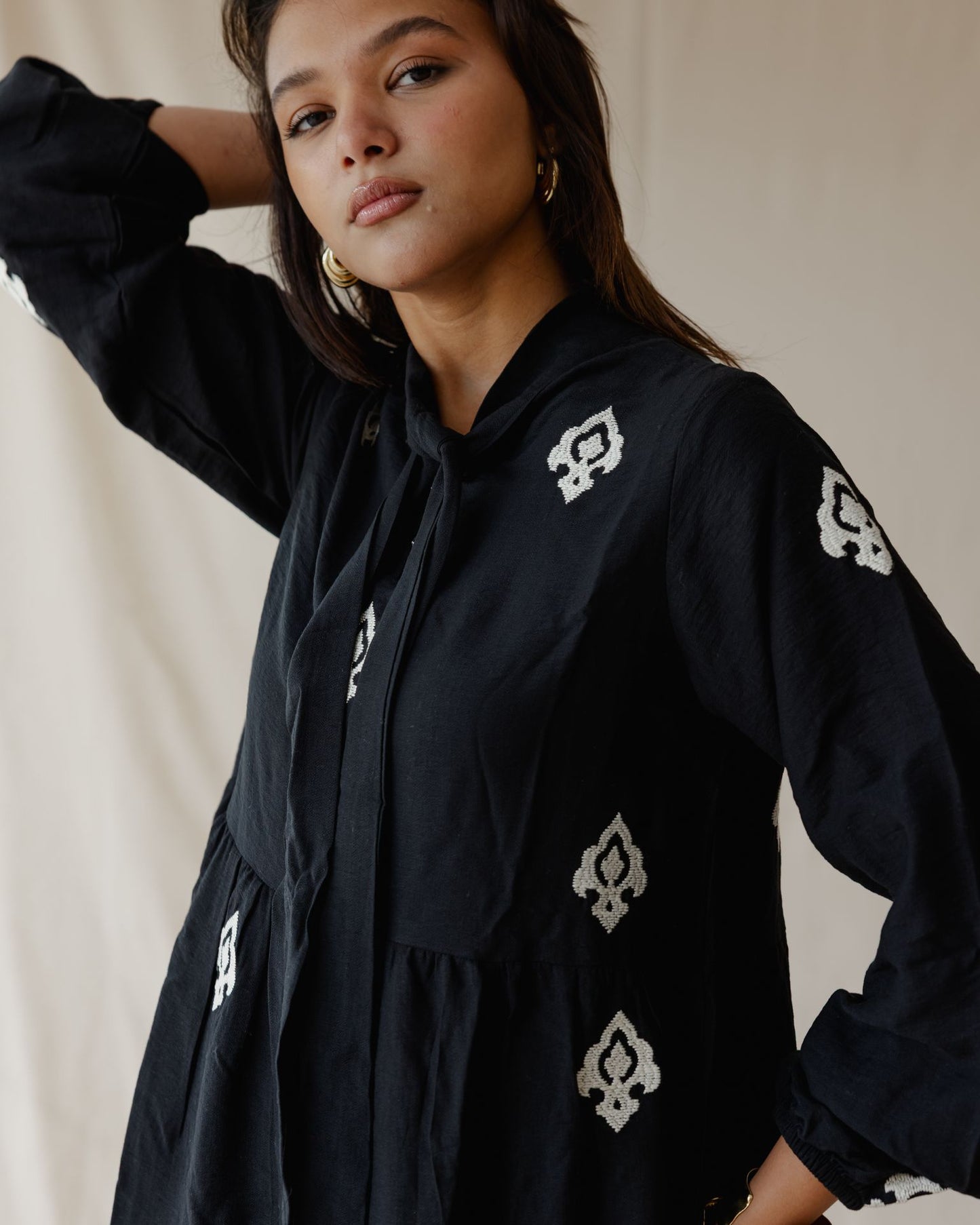 Arabesque Kleid Schwarz
