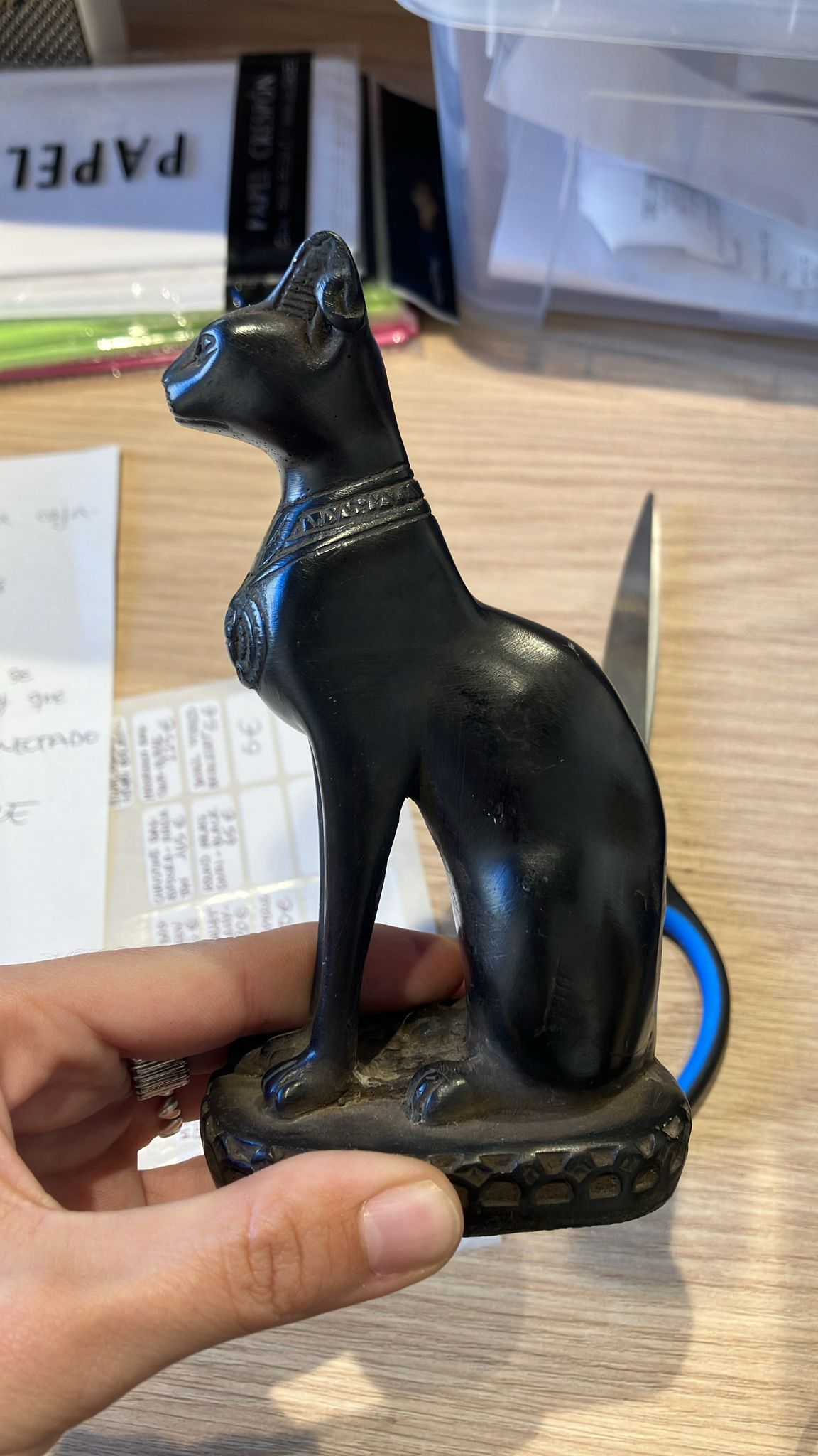Estatua de Gato Mediana