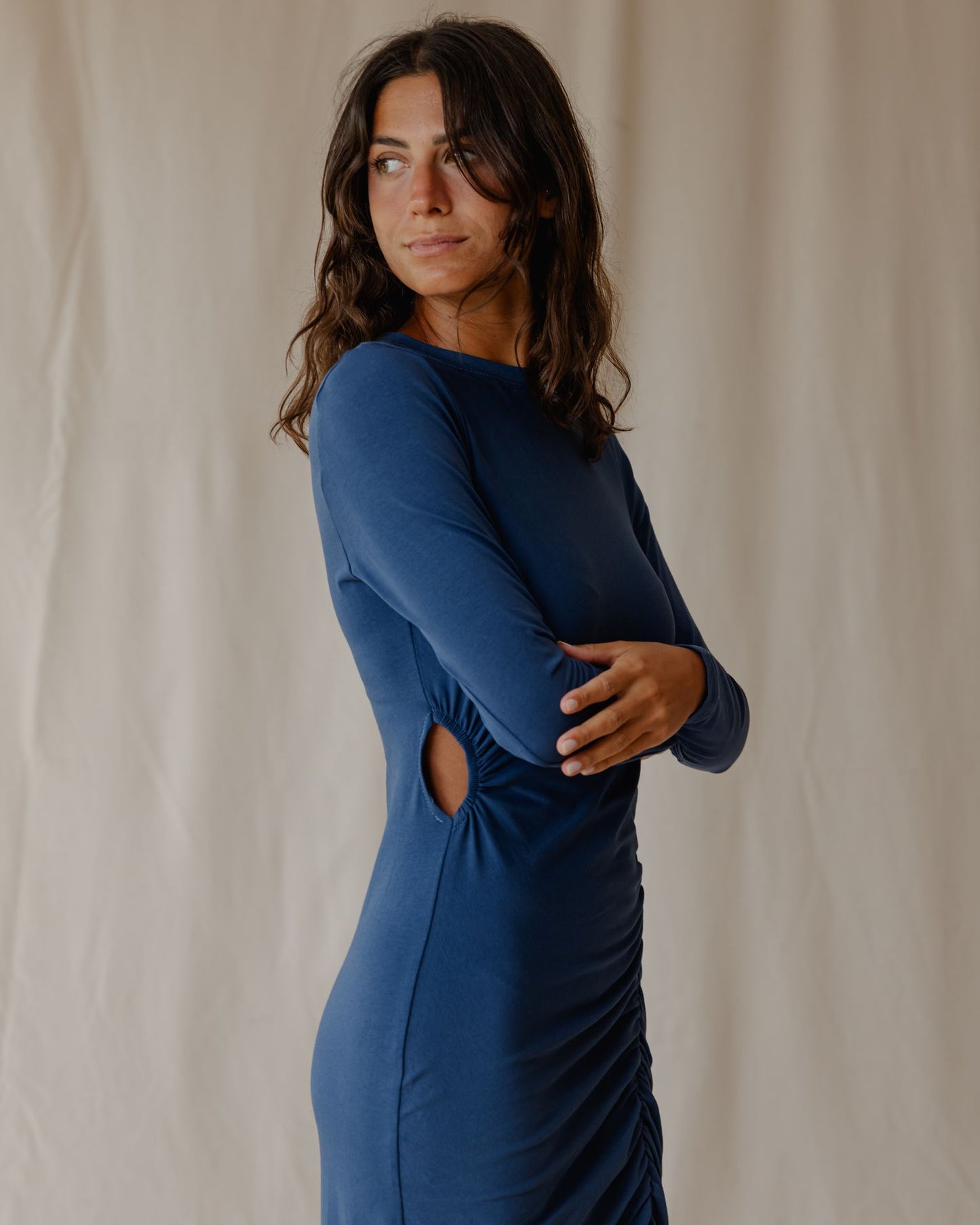 Vestido fruncido en azul