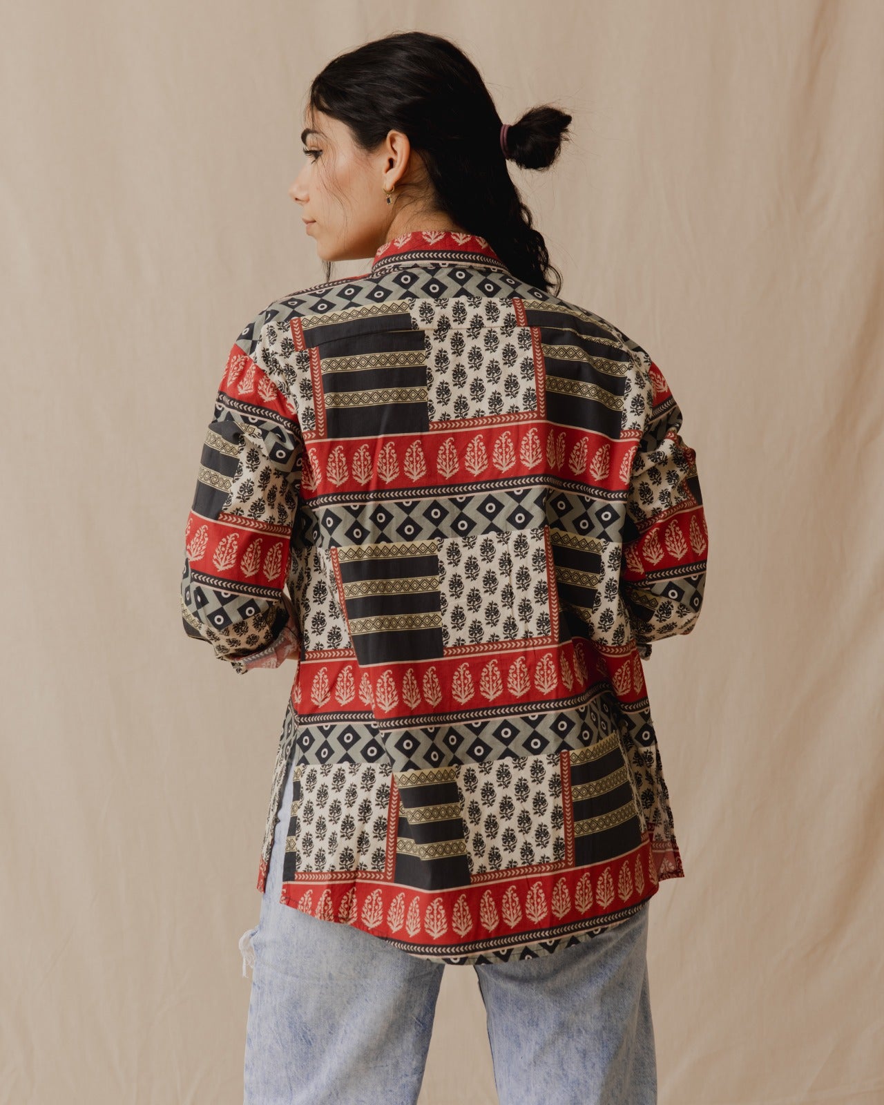 Camisa de patchwork con estampado rojo y blanco