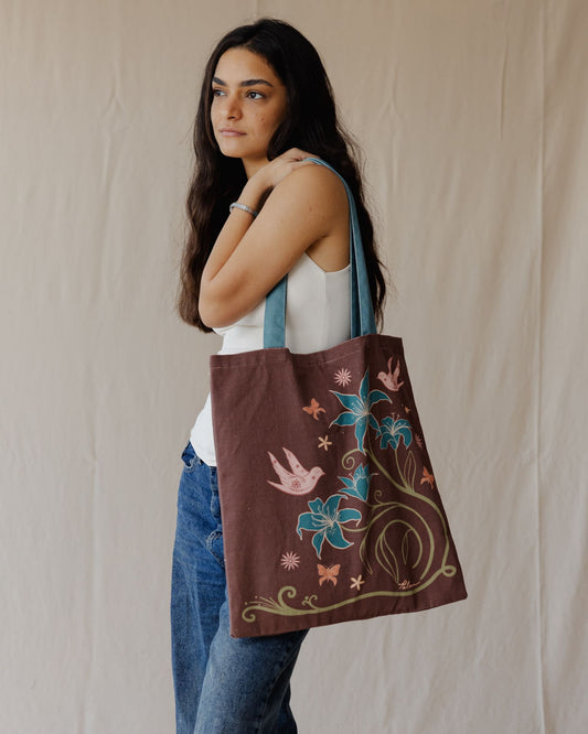 Bolsa Tote Morning Lilies en Burdeos