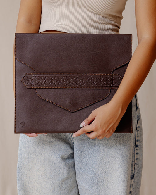 Jali Laptop Sleeve Marrom