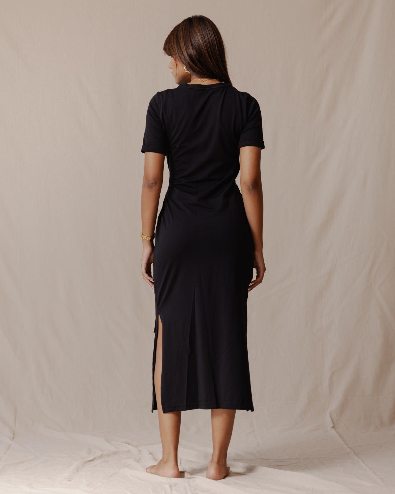 Abito in cotone con cravatta nera