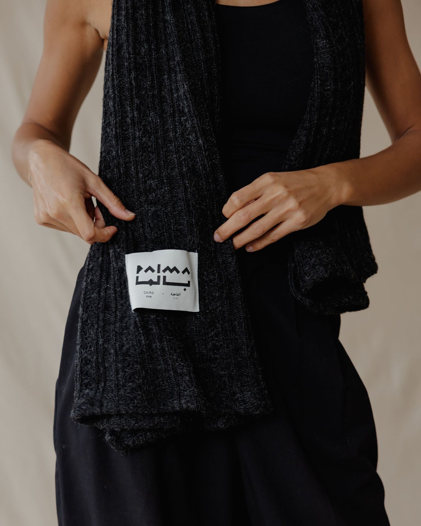 El Foulard Negro Texturizado