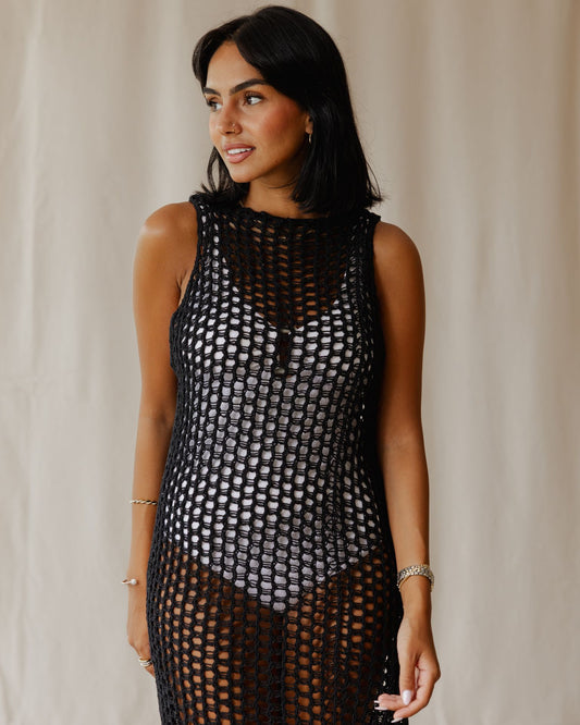 Vestido de punto negro hecho a mano