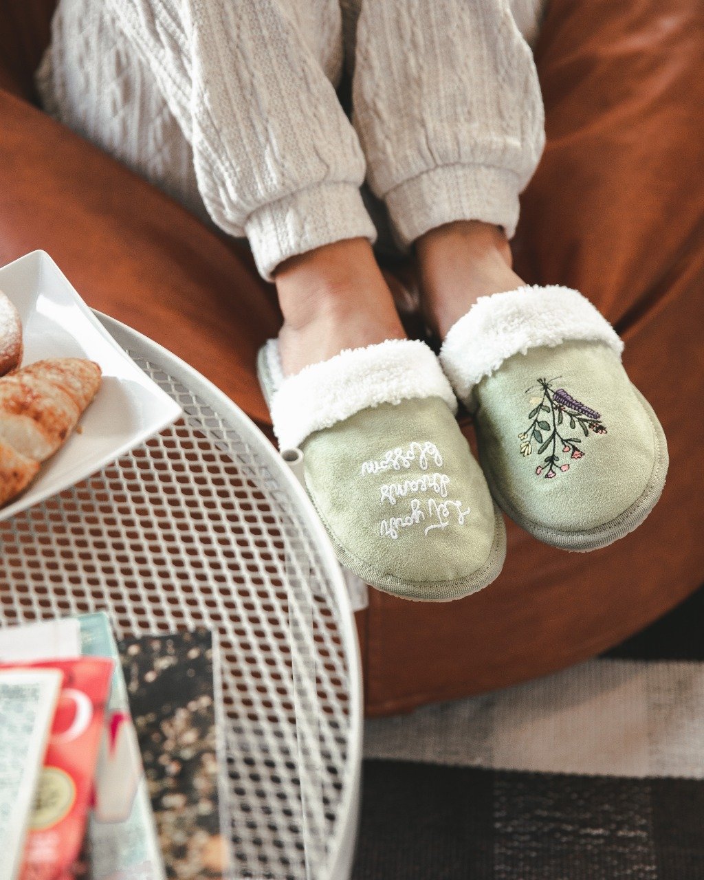 Pantuflas de lavanda y pistacho