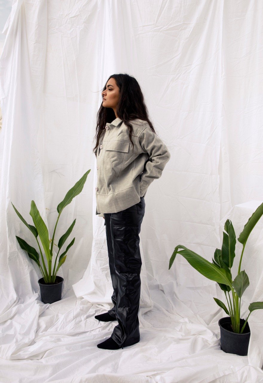 Chaqueta de lana bordada color blanco roto