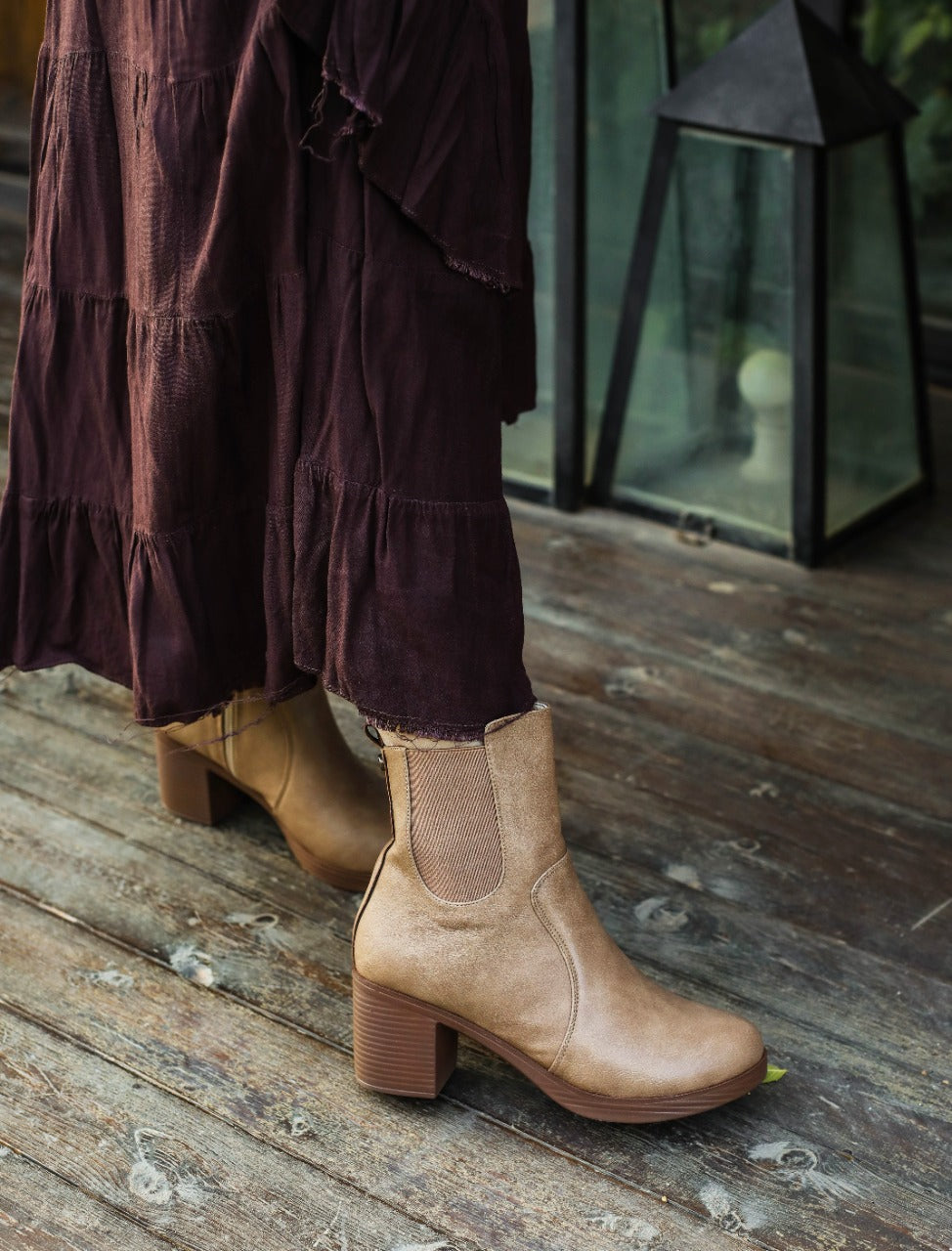 Café Gisele Boots