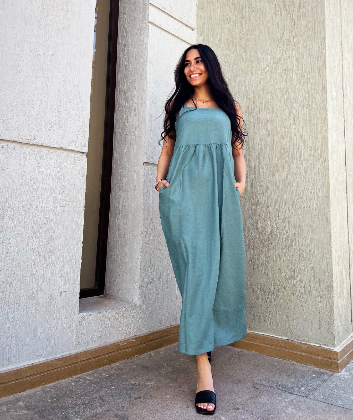Vestido midi de lino oliva
