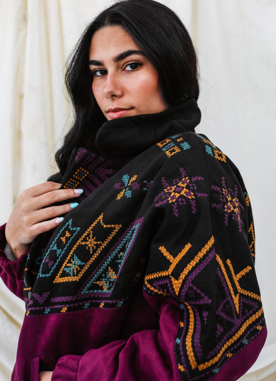 La chaqueta bomber tribal morada