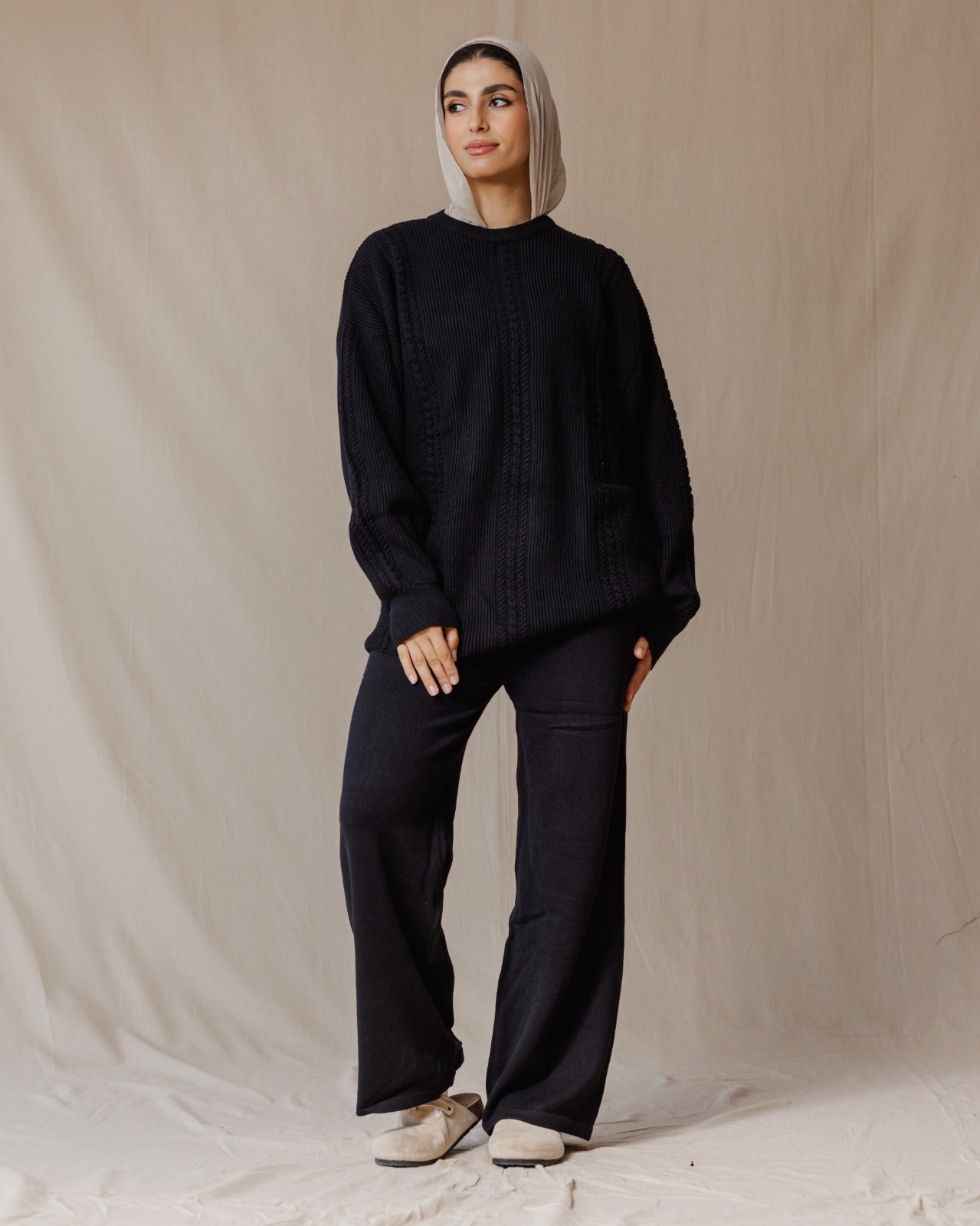 Ensemble en tricot tressé noir