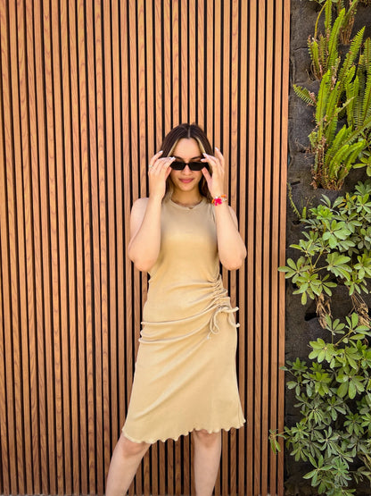 Abito aderente con coulisse beige