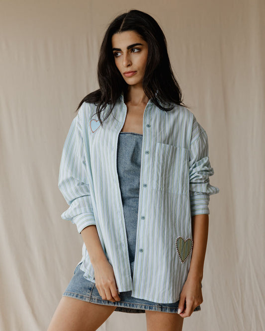 Camiseta Sage con Rayas y Corazones