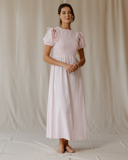 Robe rose pastel pique-nique