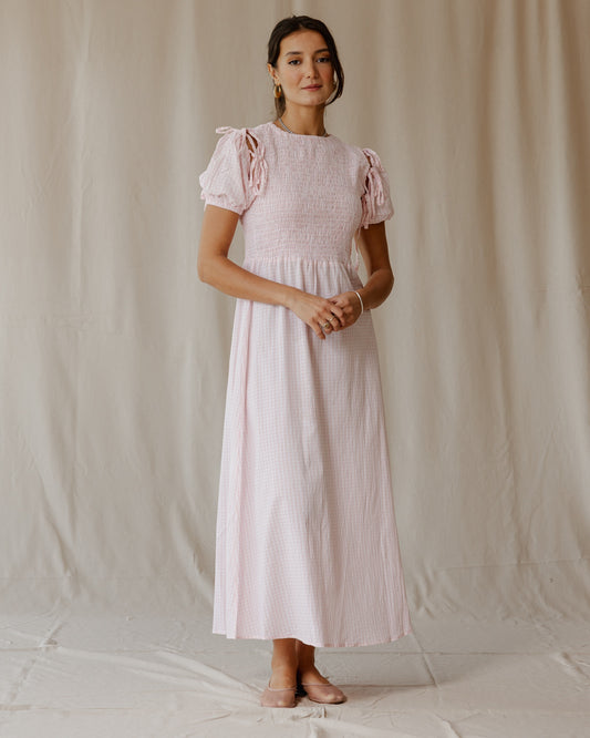 Robe rose pastel pique-nique