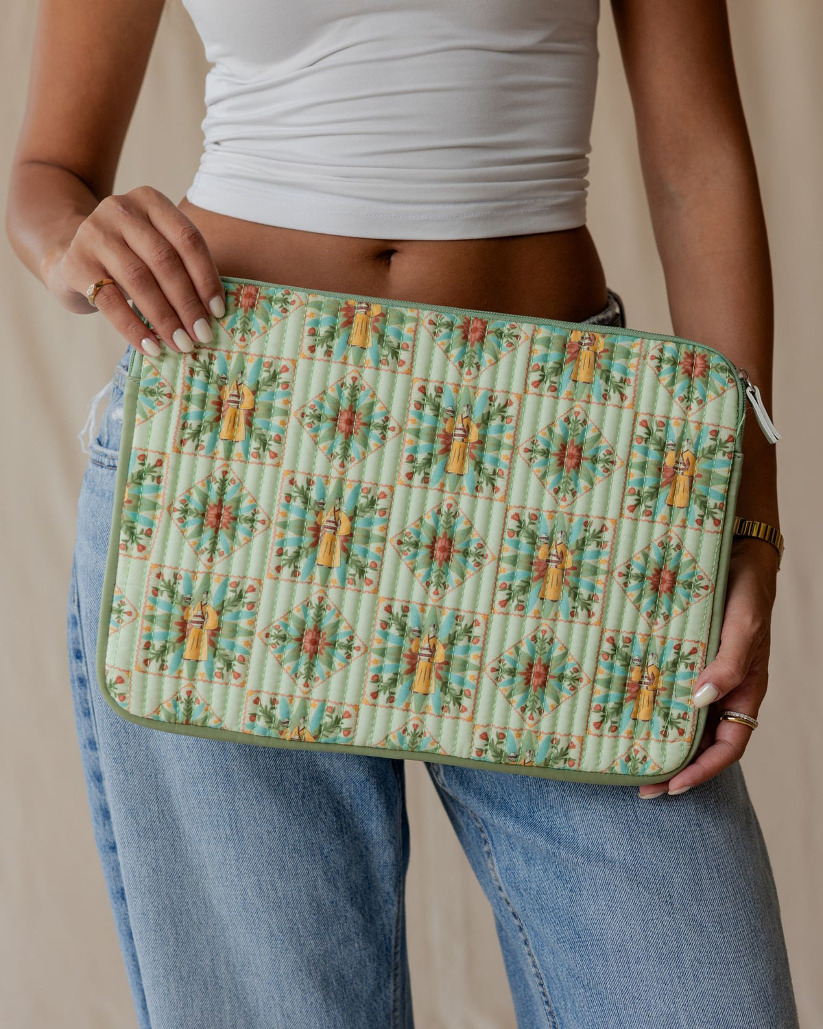 Palma X Ellie Pottery Keeper Laptop Sleeve