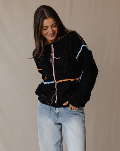 Maglione sciolto fatto a mano nero