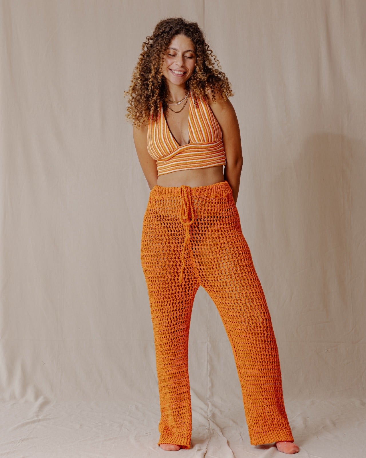 Pantaloni all'uncinetto fatti a mano arancione