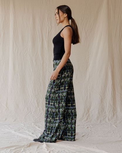 Vibraciones Indias con Pantalones Verdes