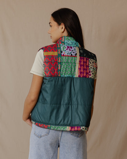 Chaleco impermeable con estampado floral indio color petróleo