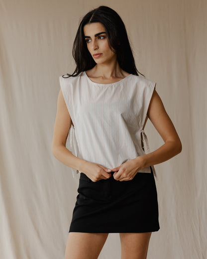 Tender Utility Sleeveless Blouse