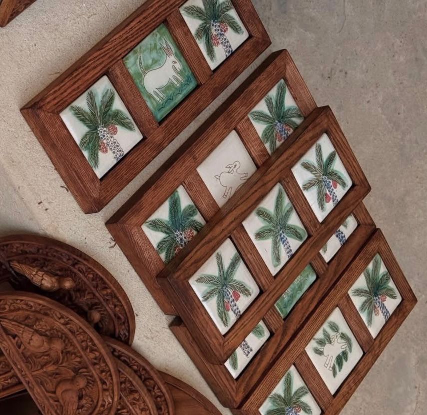 Azulejo de Cerámica con Diseño de Burro y Palmera