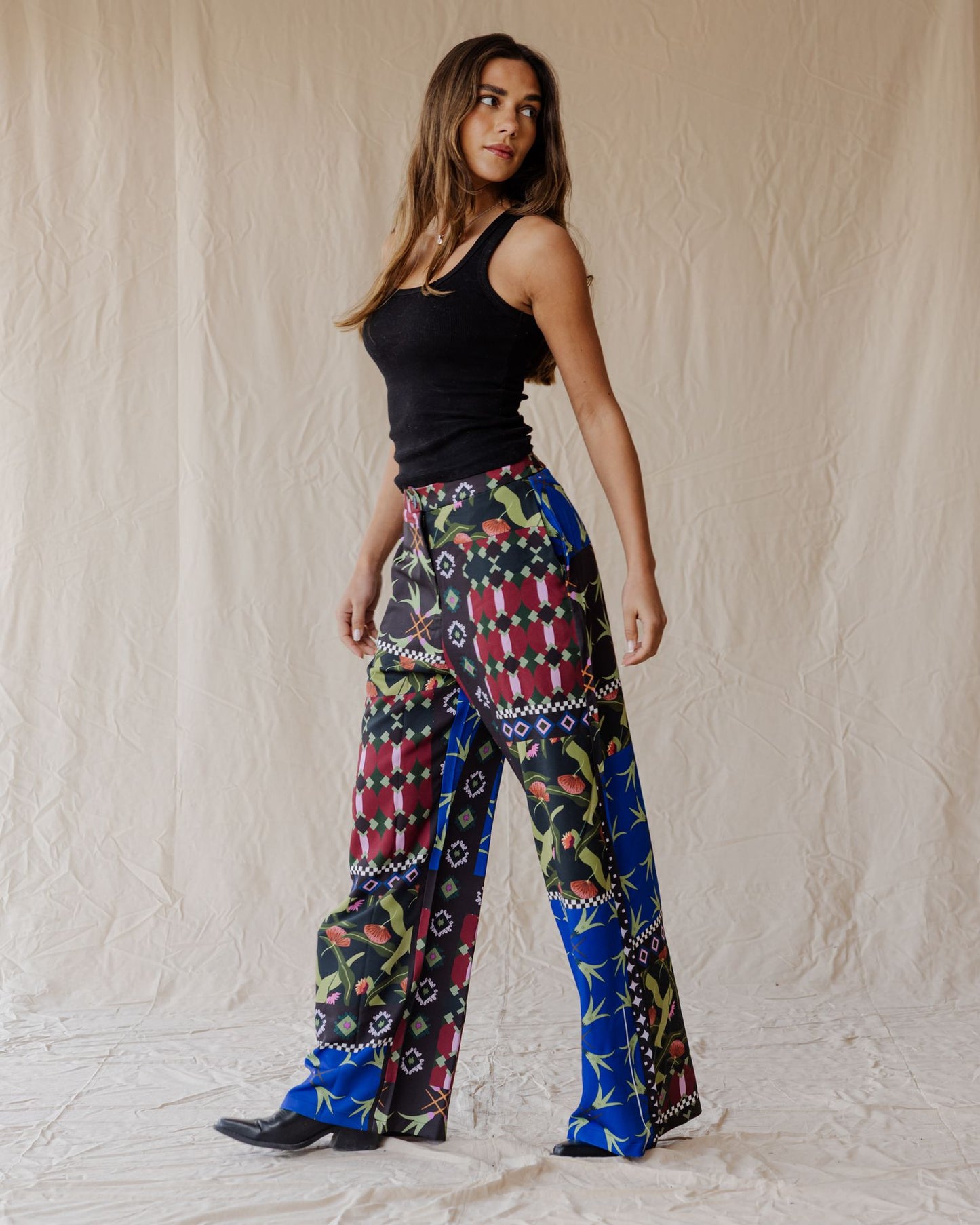 Pantalones Negros Maximalistas