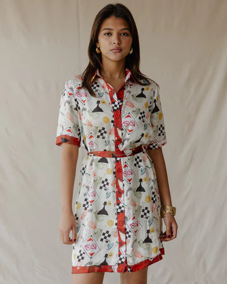 Vestido camisero de satén para noche de juegos