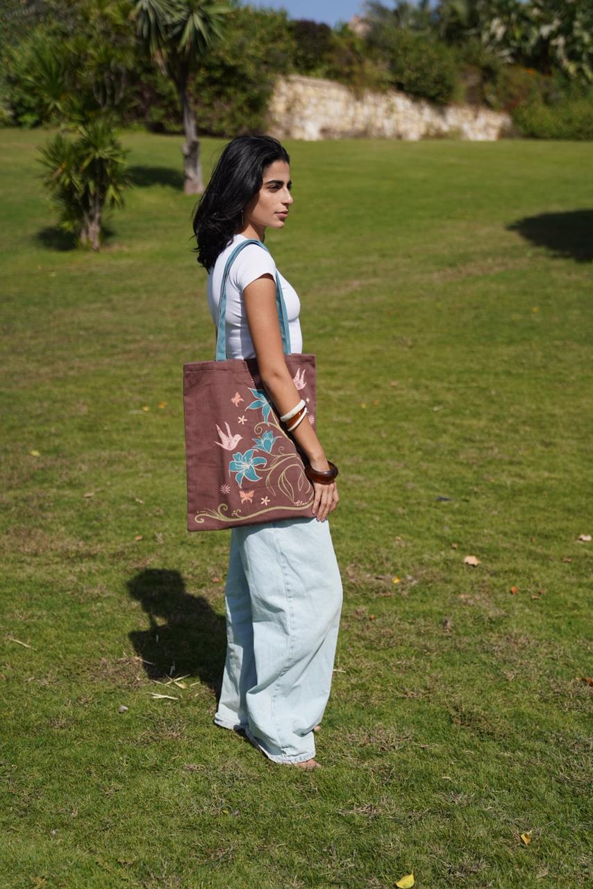Morning Lilies Tote In Burgundy