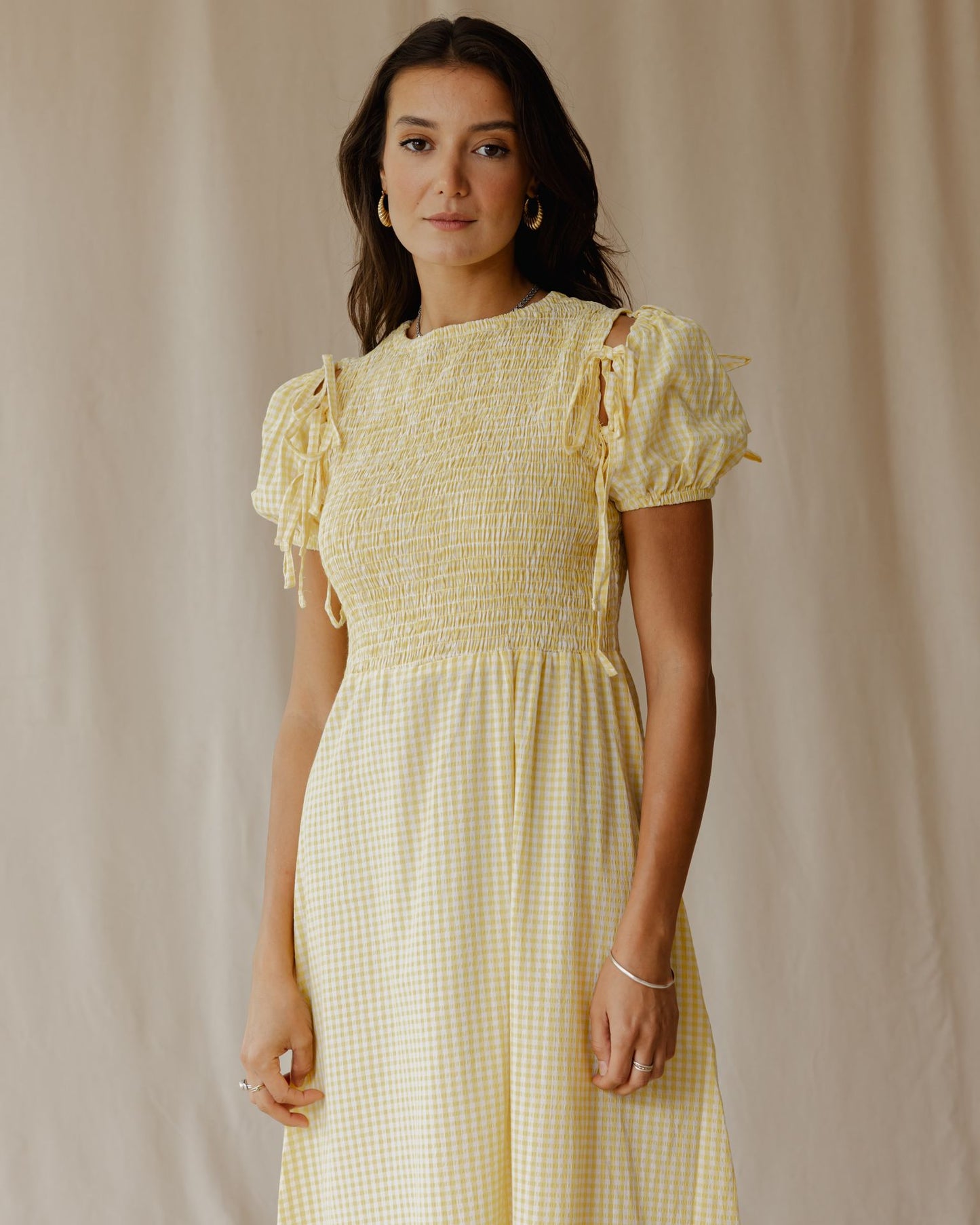 Robe jaune pastel pique-nique
