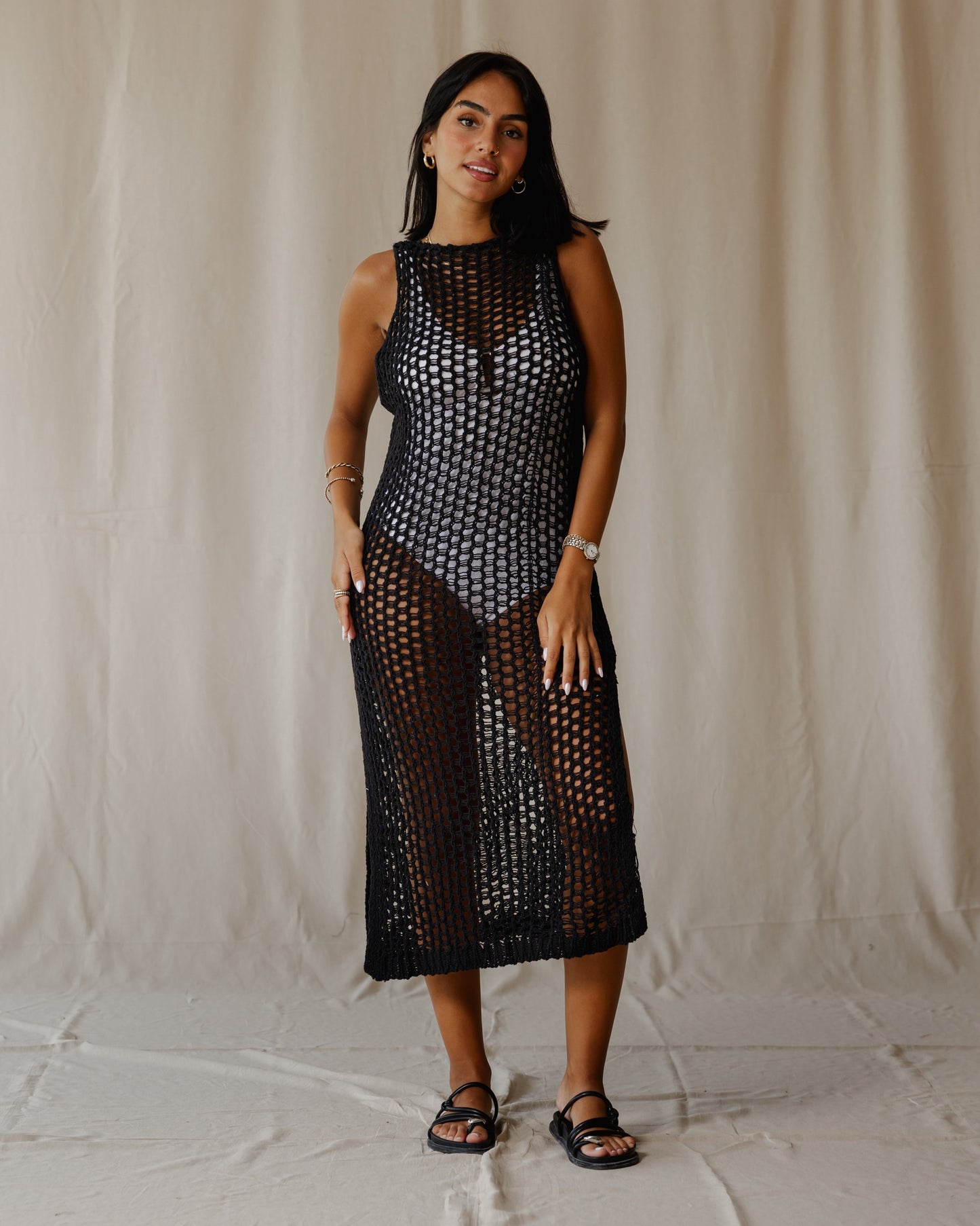 Vestido preto de malha feito à mão
