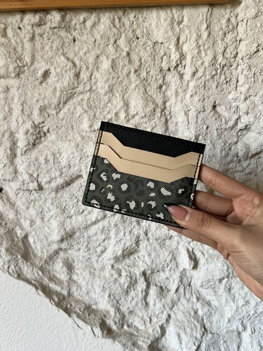 Porte-cartes Wild Thing en vert olive