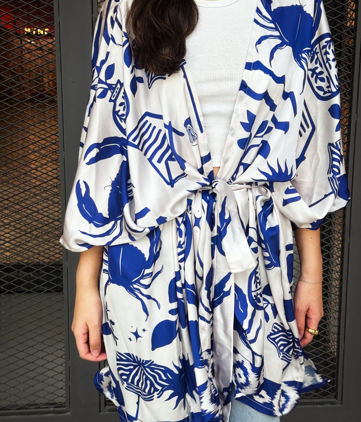 Mediterraner blauer kurzer Kimono