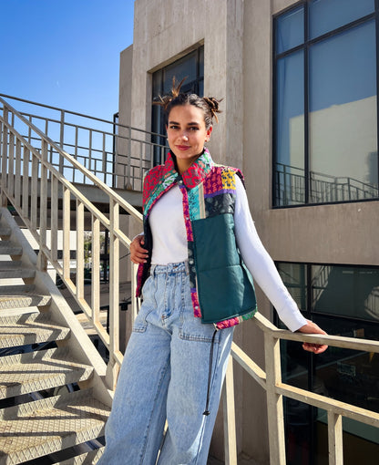 Chaleco impermeable con estampado floral indio color petróleo