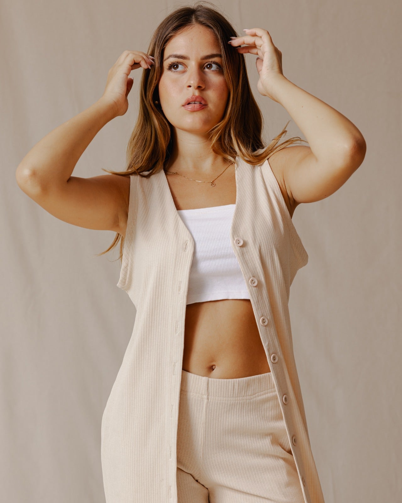 Conjunto sin mangas con botones Beige