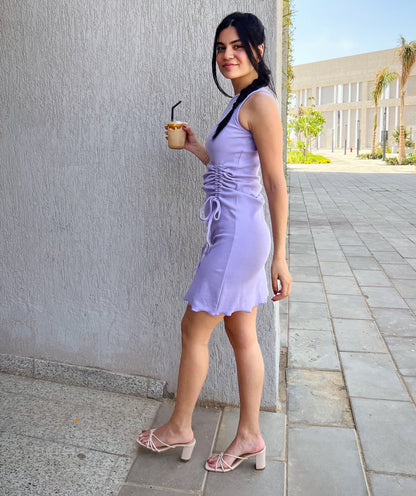 Vestido ajustado con cordón color lila