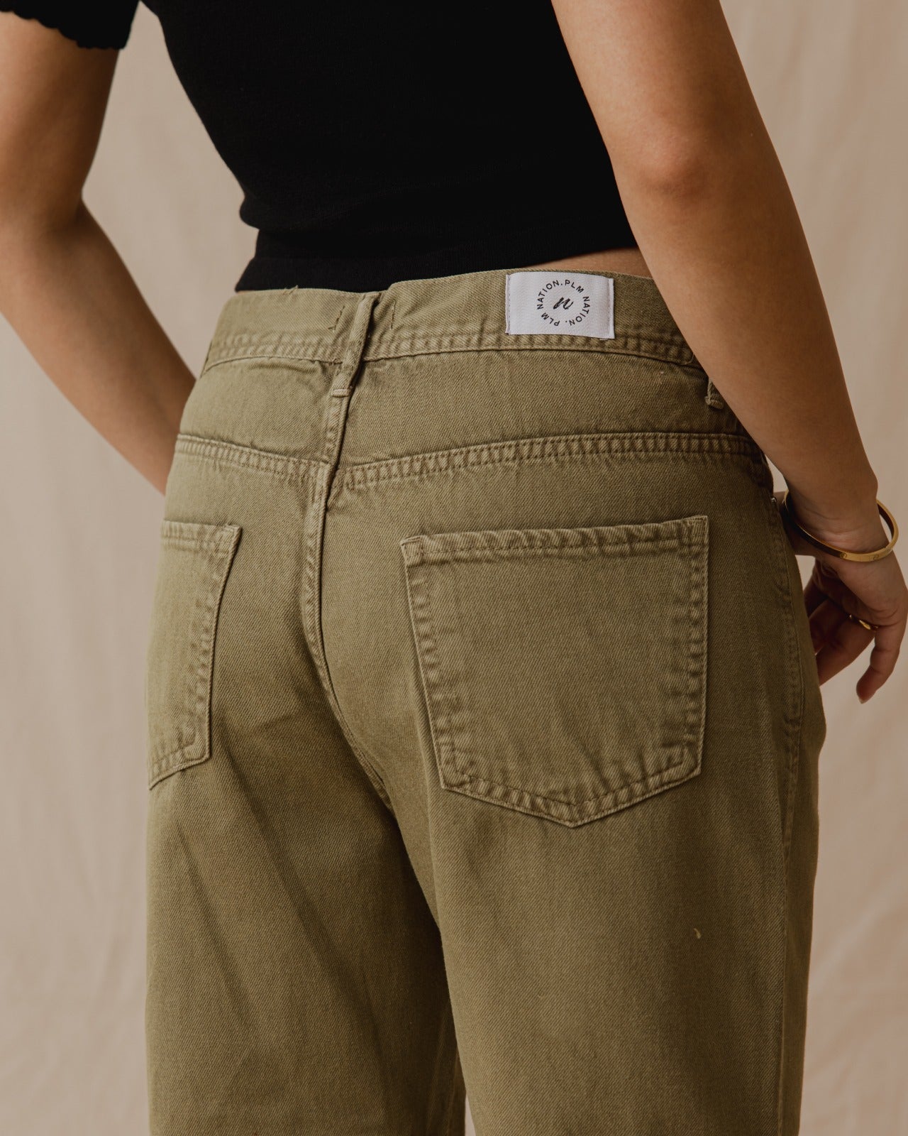 Pantaloni cargo lavati in oliva