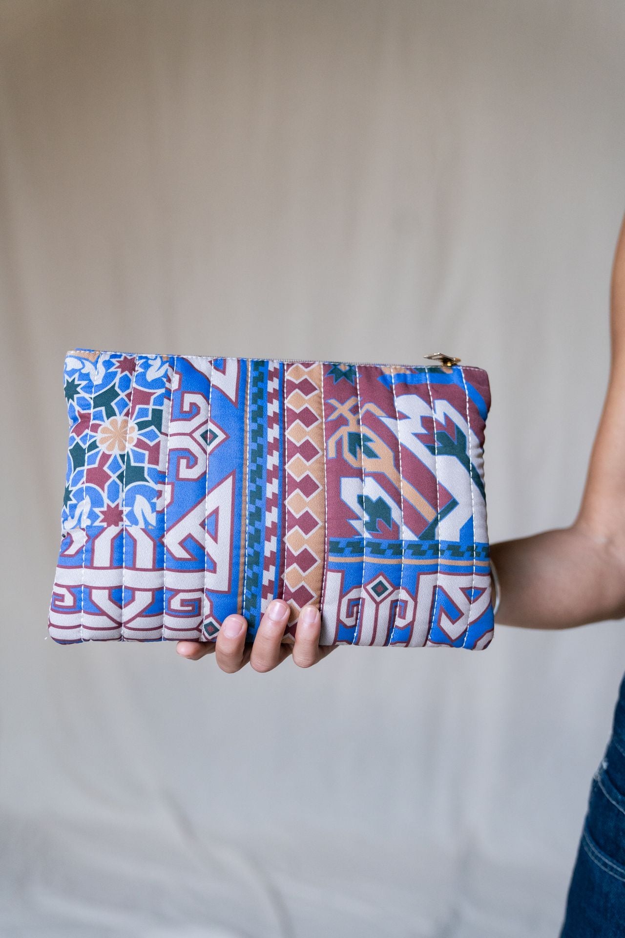 Bolsa acolchoada em mosaico